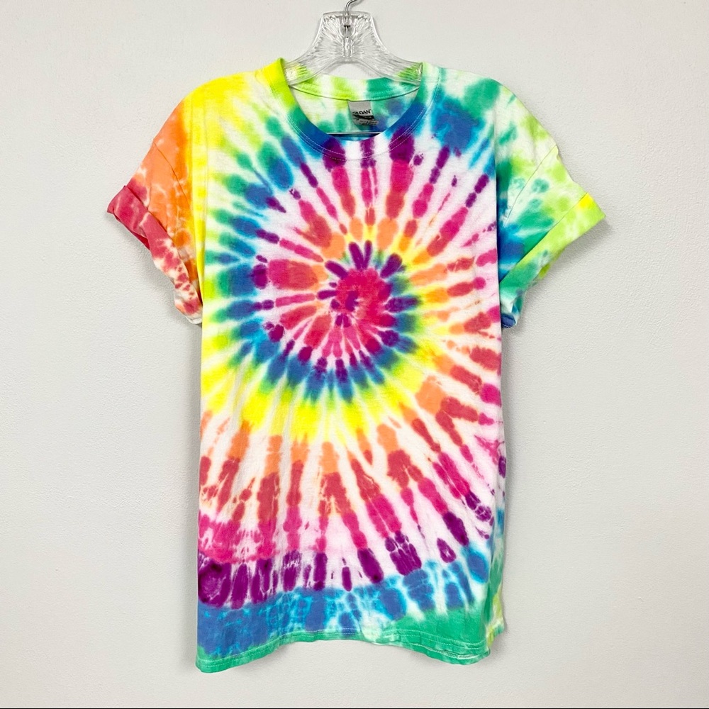 CUSTOM TIE-DYE 🐚 Rainbow Spiral Short Sleeve Tee